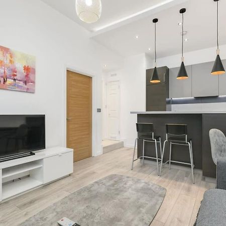 Modern 1 Bedroom Apartment In Central Woking Zewnętrze zdjęcie