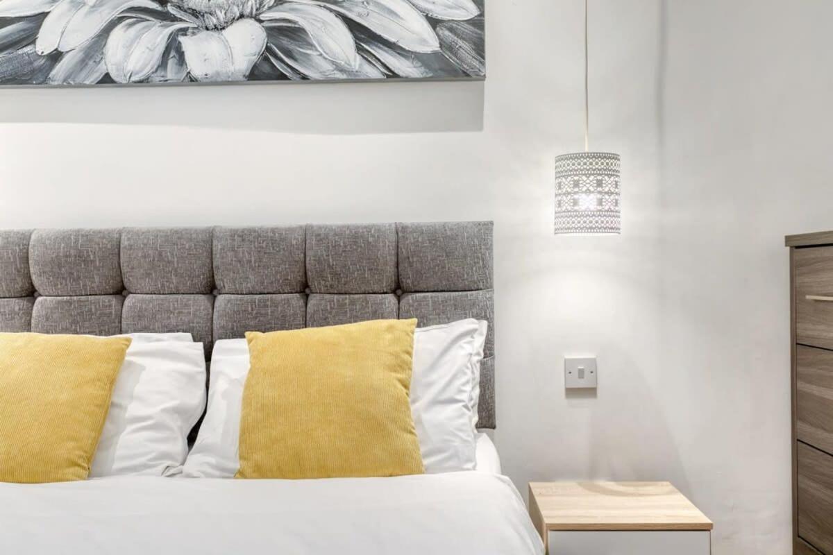 Modern 1 Bedroom Apartment In Central Woking Zewnętrze zdjęcie